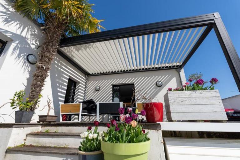 Quels sont les atouts d'une pergola en aluminium à Lentilly ?