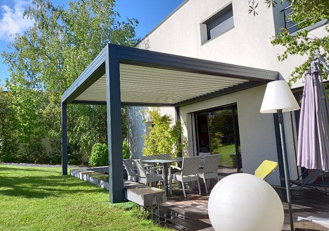 Pergolas adossées ou autoportées : Le choix idéal pour votre maison à Saint-Priest, Oullins et Décines-Charpieu